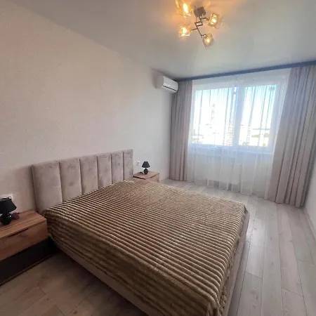 посуточно в новом жк одесские традиции,укрытие! Apartment Odesa