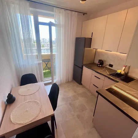 Apartment посуточно в новом жк одесские традиции,укрытие! Odesa
