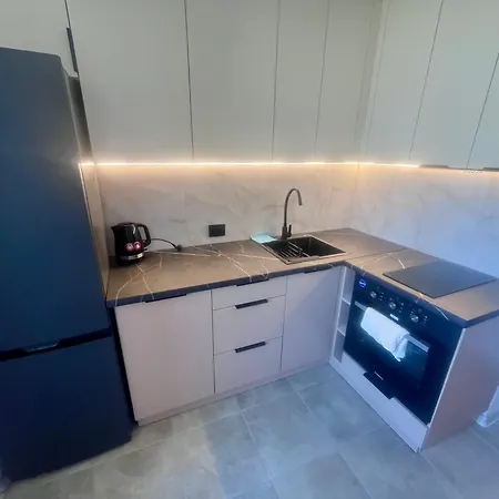 посуточно в новом жк одесские традиции,укрытие! Apartment